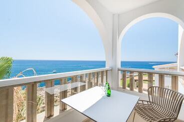 Orange Colom Seaside Apartments