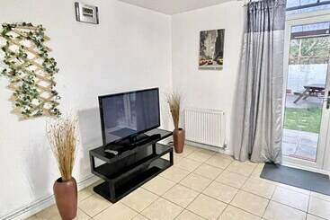 پانسیون The Hk House   Family Friendly Near To Blenheim Palace & Oxford City Centre
