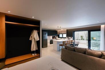 Porta Suites