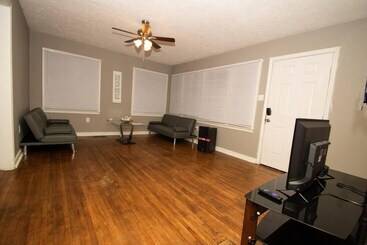 اقامتگاه Home Sweet Home Bungalow