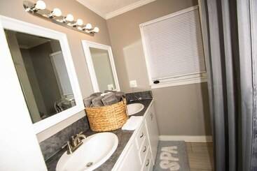 اقامتگاه Home Sweet Home Bungalow