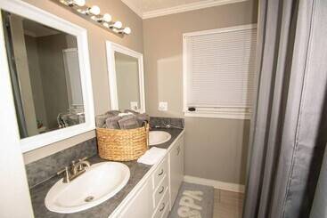 اقامتگاه Home Sweet Home Bungalow