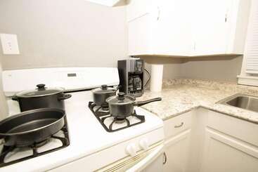 اقامتگاه Home Sweet Home Bungalow
