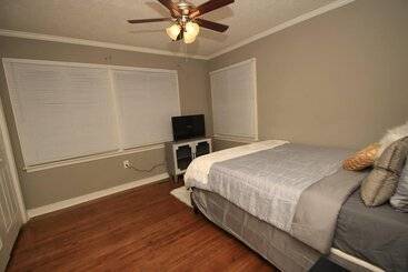 اقامتگاه Home Sweet Home Bungalow