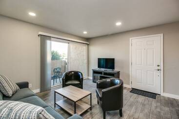 Stylish Updated 2 Bdrm Near Old Town Scottsdale!