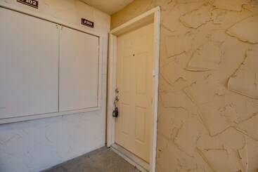Stylish Updated 2 Bdrm Near Old Town Scottsdale!