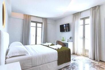 Tzanis Resort