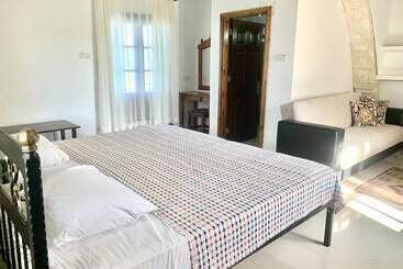 تختخواب و صبحانه Villa Lembos