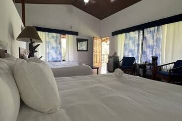 Blue Banyan Inn