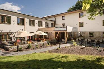 هتل Arietes Marmont Resort