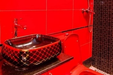 هتل Hôtel La Principauté Douala Bonapriso