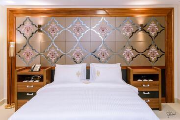 هتل Hôtel La Principauté Douala Bonapriso