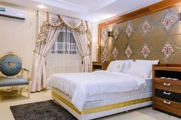 هتل Hôtel La Principauté Douala Bonapriso