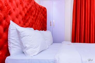 هتل Hôtel La Principauté Douala Bonapriso