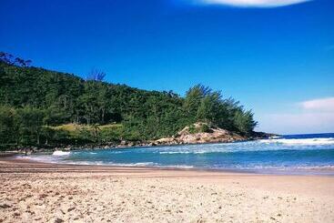 هتل Pantai Karah Pousada