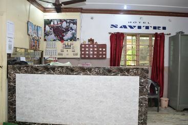 هتل Savitri
