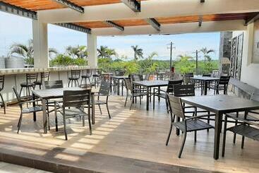 هتل Yorio Inn