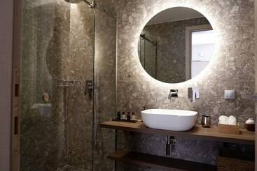 Kaiser Luxury Suites