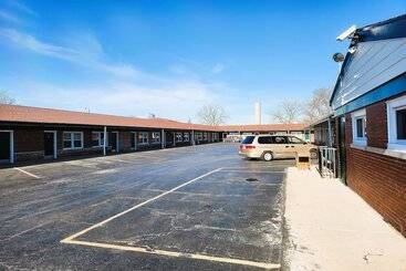 Manor Motel By Oyo Near Oak Brook/chicago Westchester