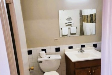 Manor Motel By Oyo Near Oak Brook/chicago Westchester
