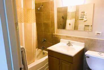Manor Motel By Oyo Near Oak Brook/chicago Westchester