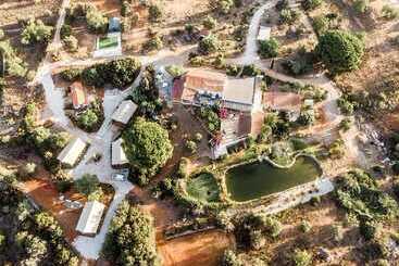 اقامتگاه Beautiful 2 Bed House In Lagoa Torrinha, Algarve