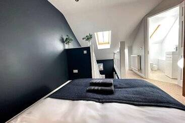 اقامتگاه Cosy And Quirky House In The Heart Of Bakewell