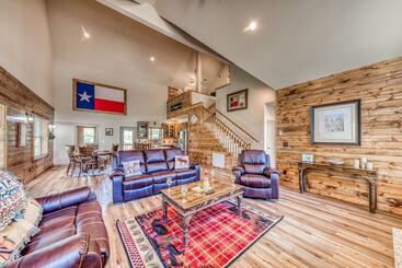 The Lone Star Lodge