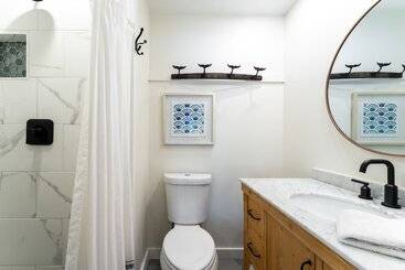 A Place In Paradise By Avantstay Key West Walkable W/ Shared Pool Week Long Stays Only