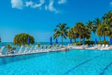 Atlantic Paradise By Avantstay Great Location W/ Balcony, Outdoor Dining & Shared Pool & Hot Tub!