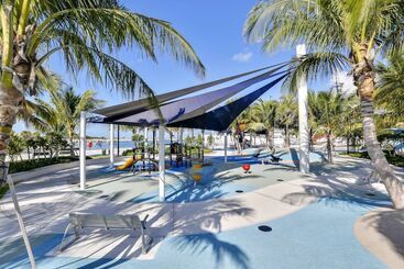 Bahamian Reed By Avantstay Walk To Everything! W/ Community Pool Week Long Stays Only