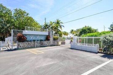 Dune Wind South By Avantstay Communal Pool & Hot Tub Gated Community Close To Smathers Beach Month L