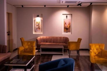 هتل Ahlin Suites 2