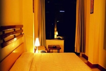 هتل Centre Point