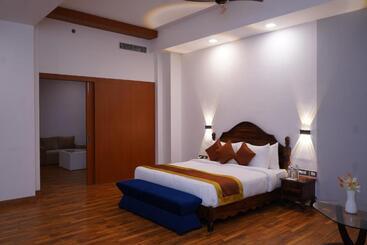 هتل Himal Resort