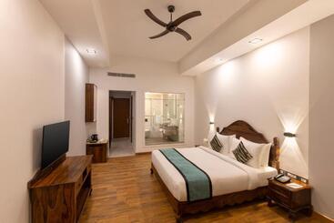 هتل Himal Resort