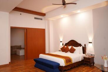 هتل Himal Resort
