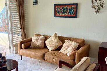 هتل Luxury Apartments And Rooms The Lagoons