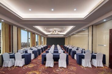 هتل Ramada Plaza By Wyndham Yangzhou Downtown