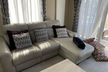 هتل Stunning Lodge In A Nice Area, Saint Leonards
