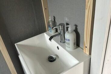 Large Glamping Hut   Riverview 13