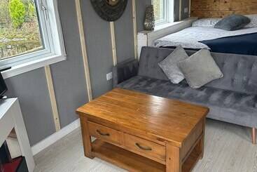 Large Glamping Hut   Riverview 13