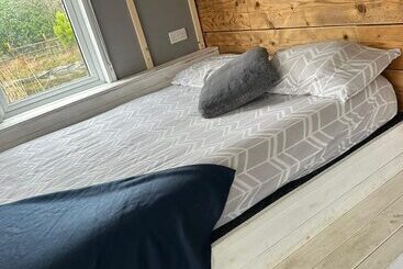 Сельский дом Large Glamping Hut   Riverview 13