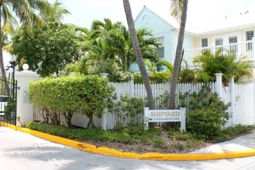 Lavender Jungle By Avantstay Great Location W/ Patio & Shared Pool! Week Long Stays Only