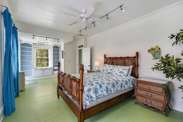 Lighthouse Villa By Avantstay Walk To Southernmost Point W/ Private Pool & Patio Month Long Stays