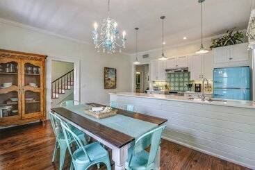 Lighthouse Villa By Avantstay Walk To Southernmost Point W/ Private Pool & Patio Month Long Stays