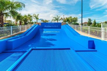 Luxury Villa, South Facing Pool! No Rear Neighbors. Themed Rooms, Theatre & Game Room. #8so8956