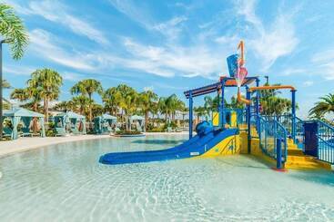 Luxury Villa, South Facing Pool! No Rear Neighbors. Themed Rooms, Theatre & Game Room. #8so8956