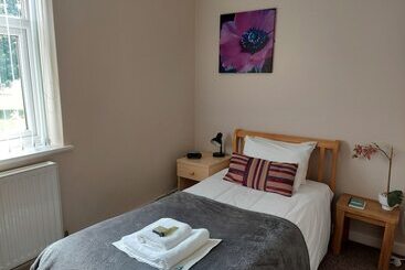 פנסיון Cripps Hall Guest Annexe