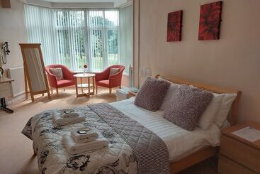 پانسیون Cripps Hall Guest Annexe